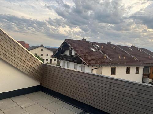 Foto - Großzügige 3-Zimmer-Dachgeschosswohnung mit sonniger Dachterrasse
