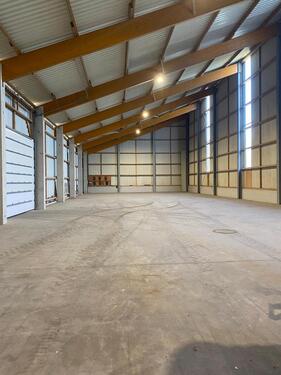 Foto - Lagerhalle teilbar ab 460 -920qm zu vermieten