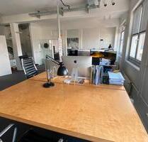 Arbeitsplatz in Design-Agentur in Hamburg Bahrenfeld zu vermieten - All-in-Miete