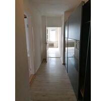 3zkb Balkon zu sofort frei - 700,00&nbsp;EUR Kaltmiete, ca.&nbsp; 75,00&nbsp;m&sup2; in Varel (PLZ: 26316)