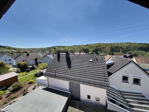 Foto - Ruhige 2,5 Zimmer mit Loggia und Fernblick