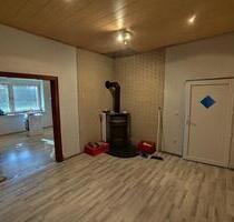 3Zimmer,Küche und Bad - 500,00 EUR Kaltmiete, ca.  78,00 m² in Büren (PLZ: 33142)