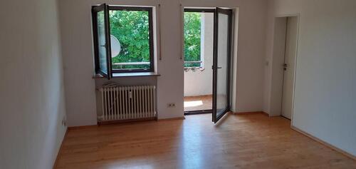 Foto - Große, lichtdurchflutete 4,5-Zimmer-Erdgeschosswohnung mit Loggia