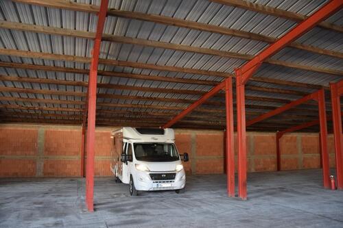 Foto - Stellplatz - Garage - Halle - Wohnmobil - Wohnwagen - Auto - Boot
