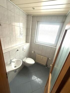 Foto - 4 Zimmer Wohnung Gäste- Bad Balkon Wannenbad Dusche