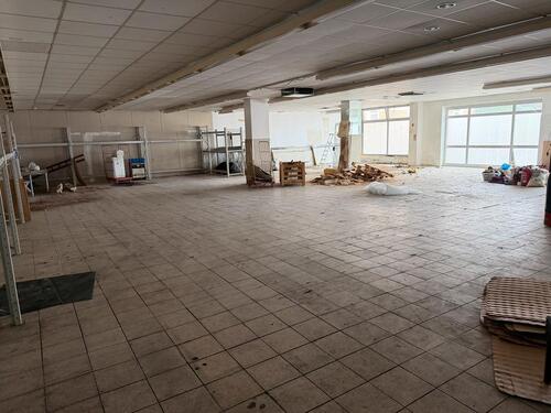 Foto - Große Lagerhalle zu vermieten - 4,00&nbsp;EUR Kaltmiete, ca.&nbsp; 800,00&nbsp;m&sup2;