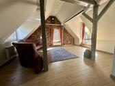 Foto - RUDNICK bietet: 4Z-MAISONETTE + BALKON + GARTEN im schönen Schloß Ricklingen