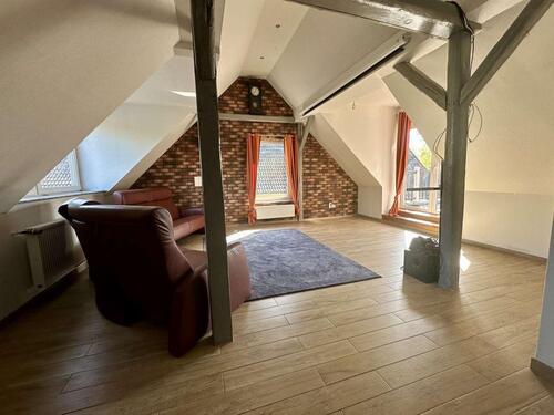 Foto - RUDNICK bietet: 4Z-MAISONETTE + BALKON + GARTEN im schönen Schloß Ricklingen