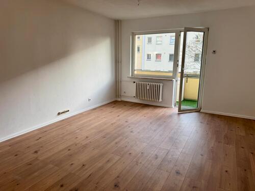 Foto - 2,5 Zimmer • frisch renoviert • Balkon • ruhig und grün in Berlin