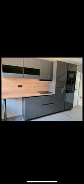 Foto - Helle frisch renovierte 2-Zimmer-Wohnung mit EBK, Carport, Garten