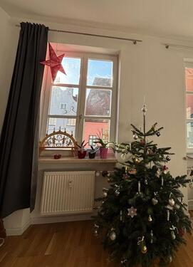 > sonnige 3-Zimmer-Wohnung mit Terrasse & Einbauküche