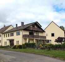 Anwesen mit zwei Wohnhäusern, Garten, Garagen, Scheune & NGeb. - Hofheim in Unterfranken