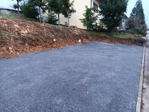 Foto - Stellplatz für Auto, Wohnwagen oder Wohnmobil