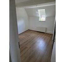 Großzügiges 4-Zimmer-Familienhaus mit viel Freifläche, großem Kel - Dillenburg Oberscheld