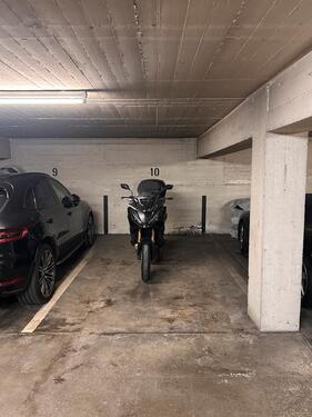 Foto - Motorrad Stellplatz Tiefgarage Maxvorstadt