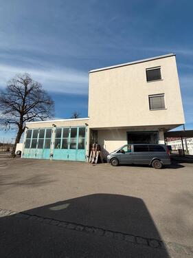 Foto - Mehrfamilienhaus mit Gewerbeeinheit in Augsburg