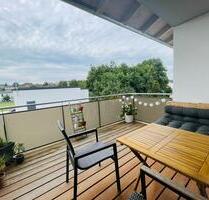 Helle 3-Zimmer Dachgeschosswohnung mit 2 Balkonen und 2 Tiefgaragenstellplätzen in Abensberg!