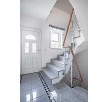 DHH in Soest 220m² Bj 2000 3 abgeschl. Wohnungen Grundstück 456m²