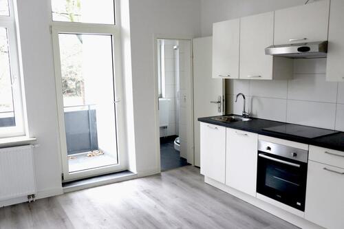 Foto - Komplett sanierte Altbauwohnung mit Balkon zum Park, 1. OG links, Deb.-Nr. 401171