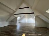 Foto - Idyllische DG-Wohnung + Erstbezug nach Sanierung + Frei ab 01.10!