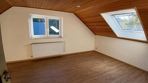 Foto - 2ZKB Dachgeschosswohnung in Bahnhofsnähe ideal für 1 Person