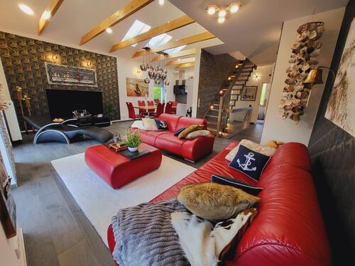 Foto - Haus mit großer Luxuswohnung und 2 Gewerbebüros privat zu Verkauf