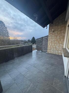 Foto - Großzügige 5-Zimmer-Maisonette Wohnung mit Terrasse & Garten