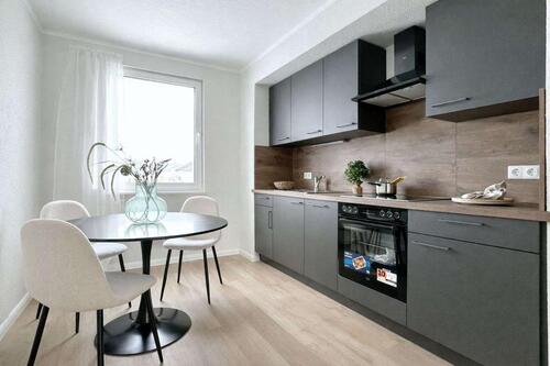 Foto - Familien aufgepasst – Großzügige 5-Zimmer-Wohnung mit 2 Südbalkonen, 2 Bädern & 2 PKW-Stellplätzen