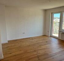 Schöne helle Wohnung 1. OG - 980,00&nbsp;EUR Kaltmiete, ca.&nbsp; 110,00&nbsp;m&sup2; in Marktsteft (PLZ: 97342)