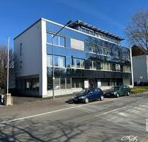 Vielseitig nutzbare Räumlichkeiten in Detmold – Klinik, Praxis, Büro oder Lager