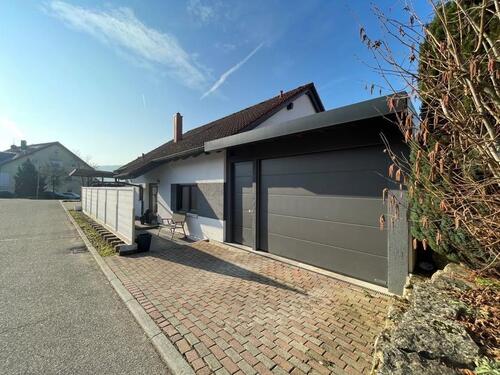 Foto - Traumhaftes Wohnhaus mit ELW, Garten,Pool und großer Garage