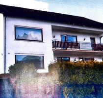 Familienhaus mit 3 Wohneinheiten & Traum-Ausblick - Aura im Sinngrund