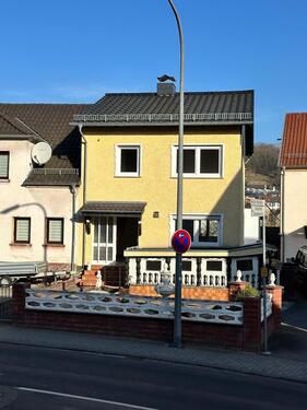 Foto - Familienfreundliches Haus mit Terasse & Balkon in Niederwürzbach