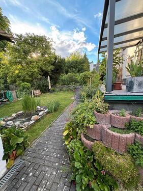 Foto - Renovierungsbedürftige Eigentumswohnung in Zweifamilienhaus