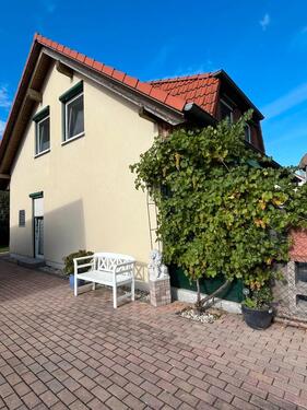 Foto - Ihr neues Zuhause: Gemütliches Haus mit schönem Garten