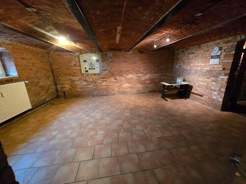 Foto - Lagerfläche am Hafen - 5,00 EUR Kaltmiete,