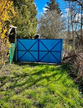 Foto - Abstellfläche Wohnwagen Auto Stellplatz - auf Privatgrundstück