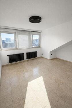 Foto - 1 Zimmer Dachgeschoßwohnung zur Miete in Köln