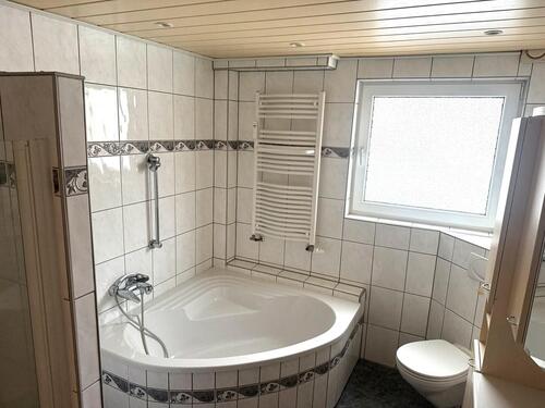 Foto - 4 Zimmer Wohnung Balkon Badezimmer Gäste- WC