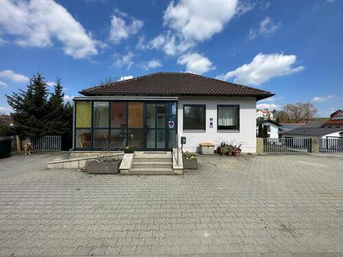 Foto - Monteurunterkunft in Wildenberg - 7 Schlafzimmer und zahlreiche Parkplätze direkt am Haus