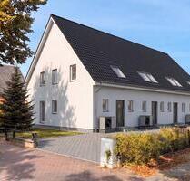 4 Neubau Reihenhäuser auf sonnigem Grundstück , auch Mietkauf o. Eigenkapital möglich - Ahrensbök 4 Neubau Reihenhäuser auf sonnigem Grundstück , auch Mietkauf o. Eigenkapital möglich - Ahrensbök
