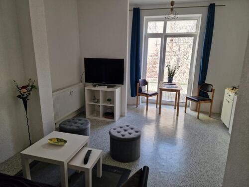 Foto - 2-Zimmer-Wohnung, 20 Min. zu Tesla, Einbauküche, möbliert und ausgestattet, Energieeffizienz B, große sonnige Terrasse, stufenloser Zugang, separater Eingang