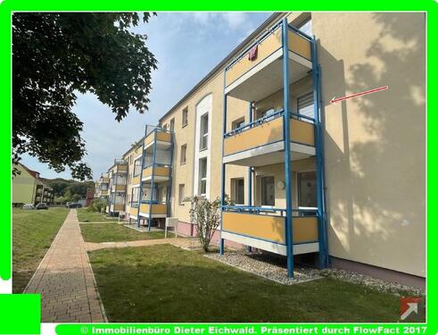Foto - Geräumige 4-Zimmer Wohnung mit Balkon und EBK im 1. OG