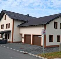 Einfamilienhaus mit Einliegerwohnung. - Bogen