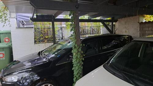 Foto - Stellplatz Siegburg Nord überdacht .. Kein Kombi