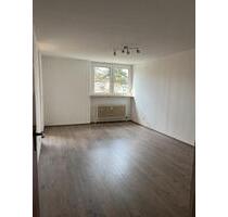 Helle 3-Zimmer-Wohnung mit Balkon und hochwertigen Bad - Nürnberg Gaismannshof