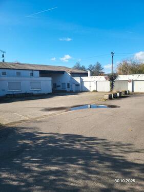 Foto - 4-Familienhaus in Wallerfangen mit 4 Garagen
