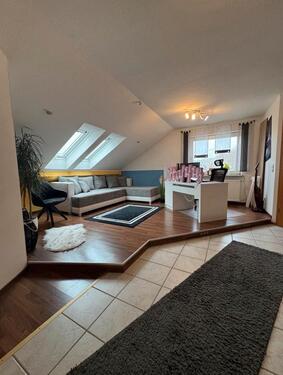 Foto - 2 Zimmer Wohnung im Dachgeschoss neu Renoviert.