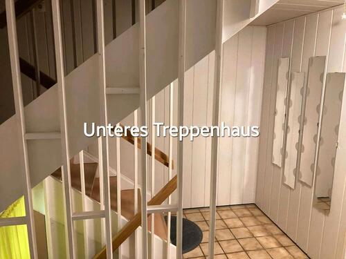 Foto - Vermiete helle freundliche 2,5 Zimmer Wohnug im 1 OG