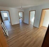 4-Zimmer Dachgeschosswohnung mit Balkon & Garten – Schloßbergstraße 31, Bad Zwesten (Oberurff)